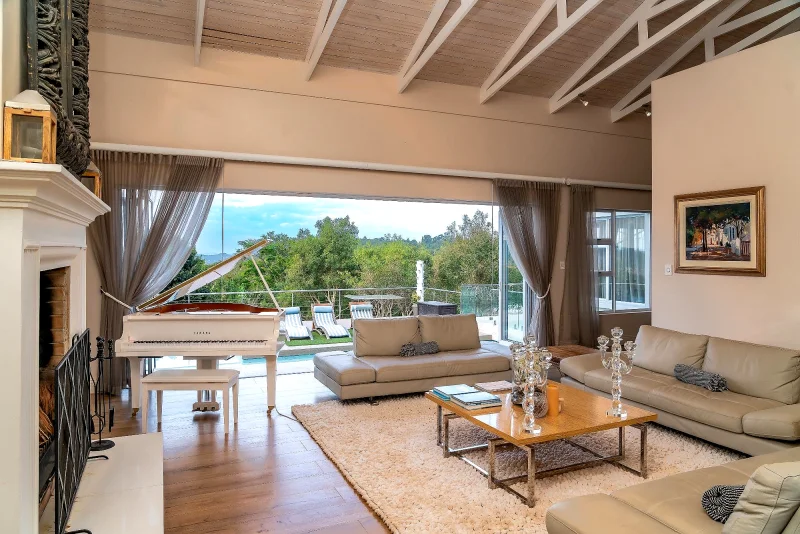 Executive 4-Bedroom House in Borrowdale — photo 1