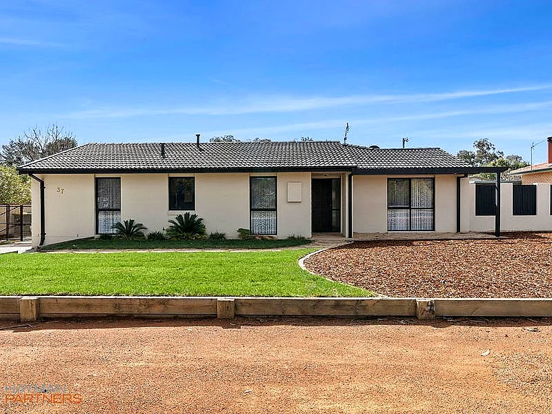 Furnished 3-Bedroom Home in Ascot, Gweru — photo 1
