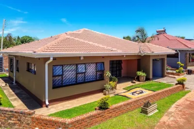 4-Bedroom Family Home in Mabelreign thumbnail 3